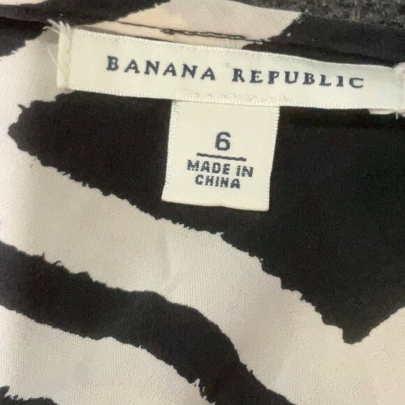 Like New - Excellent condition  Banana Republic Size 6 - Picture 8 of 8